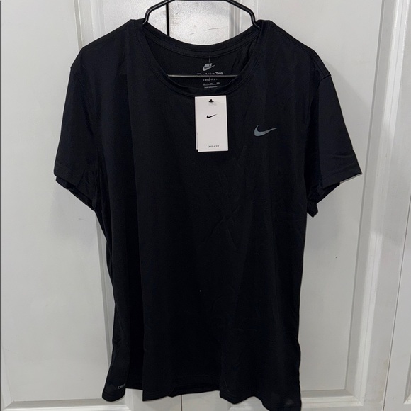 Nike Black Performance Tee - Picture 1 of 1